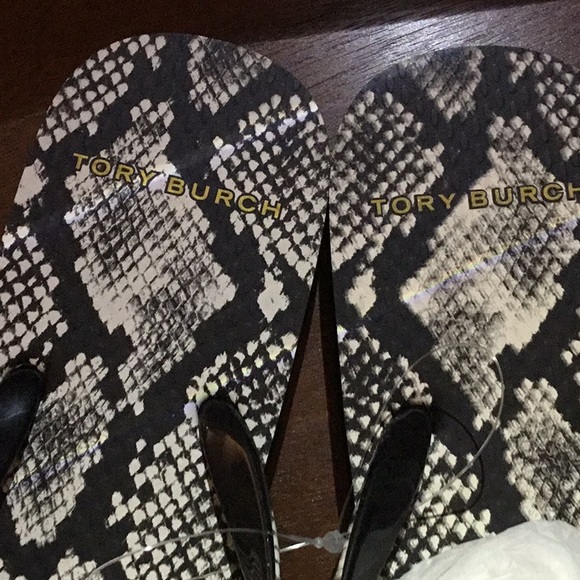 TORY BURCH PRINTED STRAP THIN FLIP FLOP - Picture 6 of 7